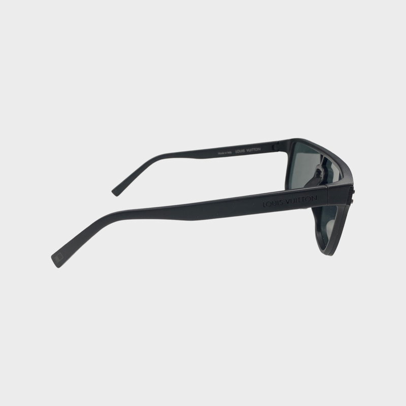 Louis Vuitton men's black and navy Waimea sunglasses