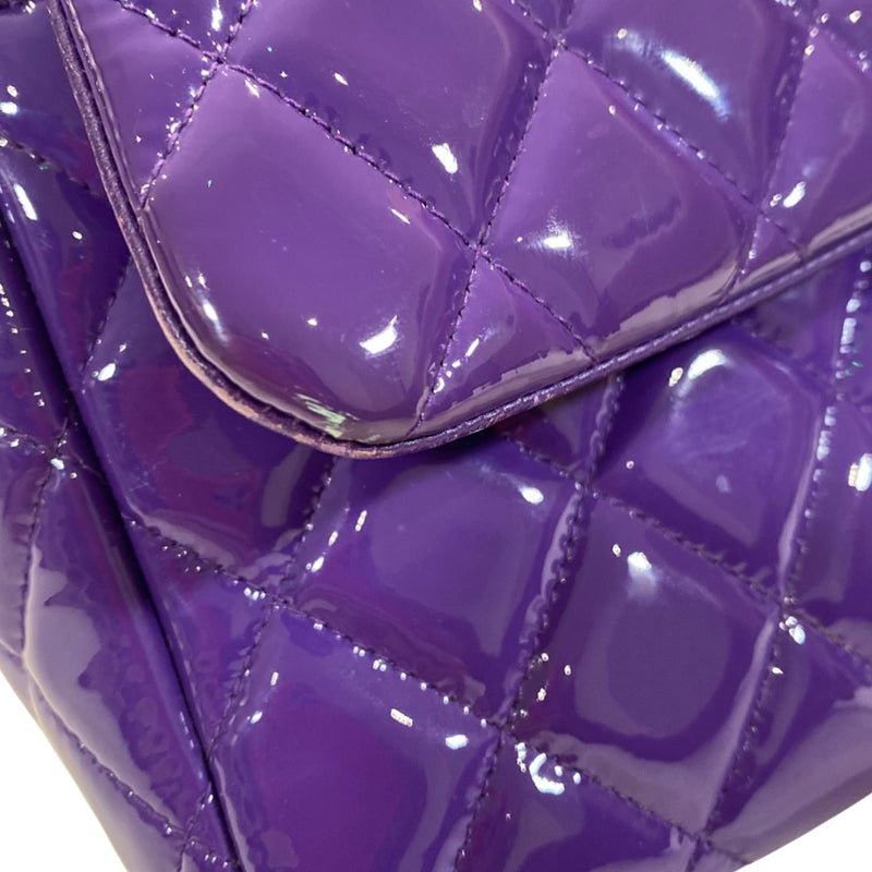 CHANEL JUMBO CLASSIC purple patent leather flap bag
