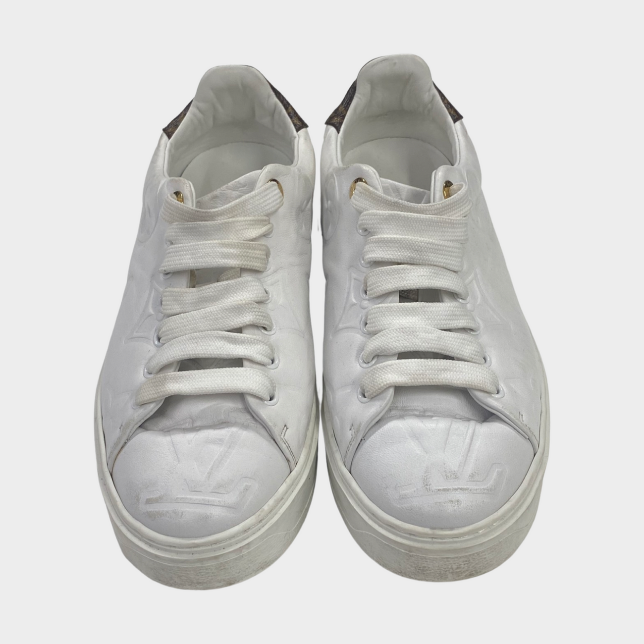 Louis vuitton deals white monogram sneakers
