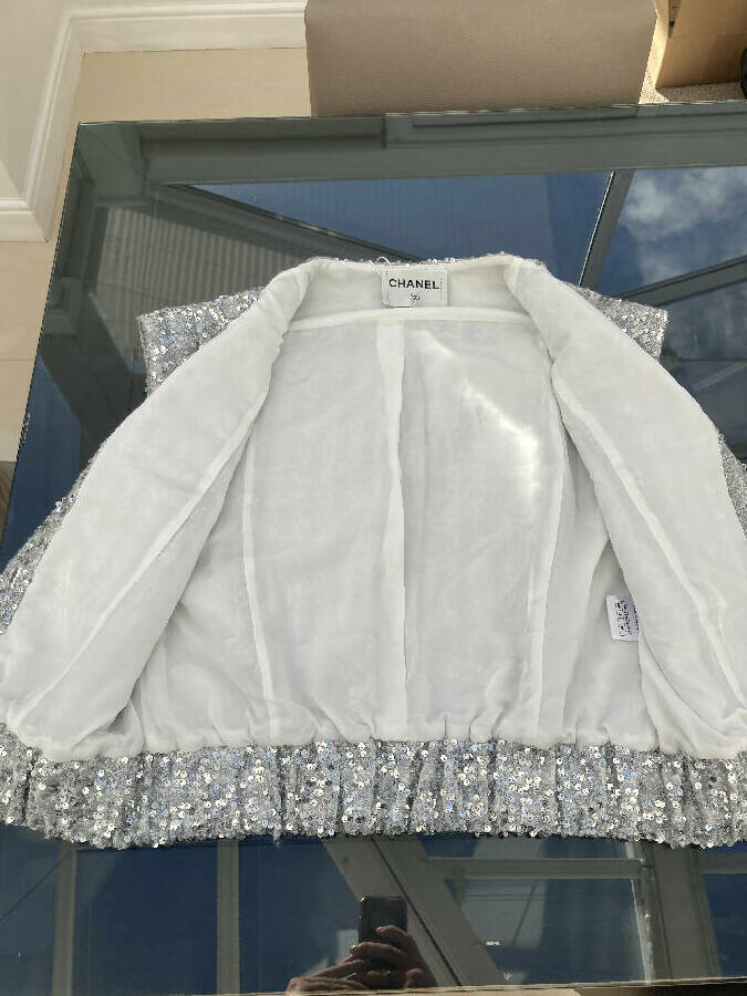 Chanel women’s silver sequin vintage gilet with 2 front pockets