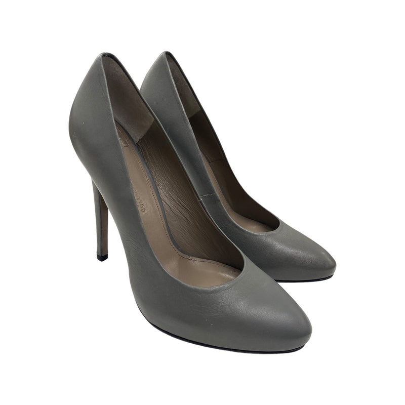 pre-owned VERSACE grey leather heels