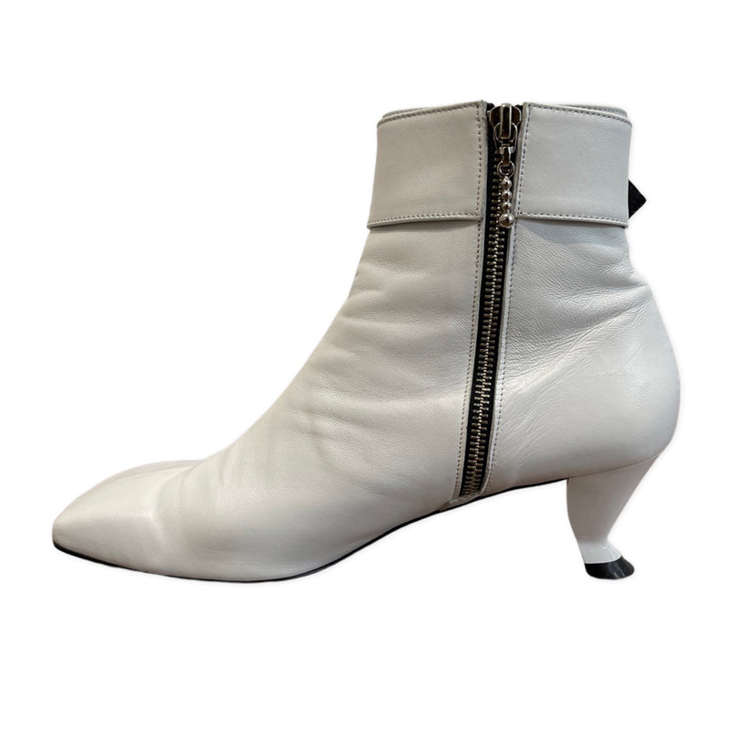 Yuul Yie Aleda white boots