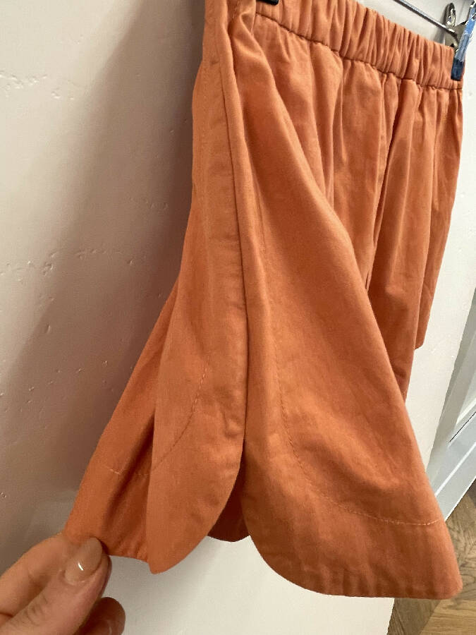 Chloé girl's salmon cotton pleated shorts