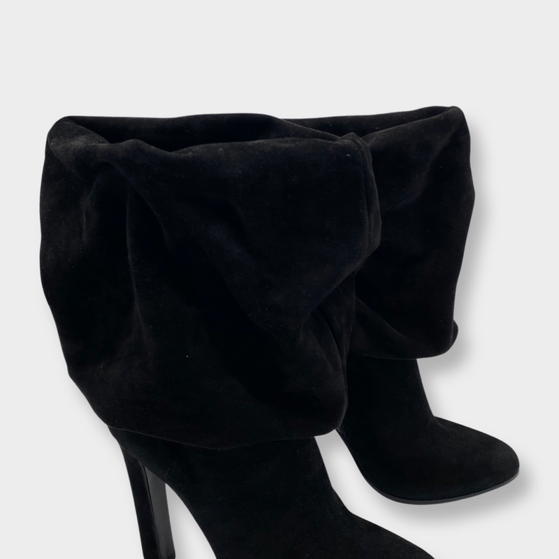 pre-loved ALAÏA black suede heeled boots 