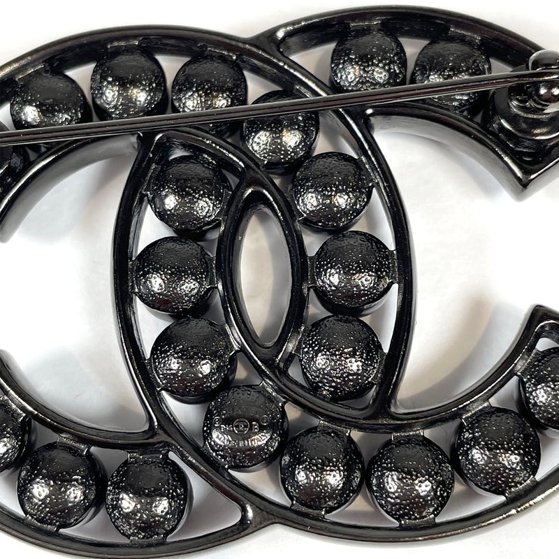 Chanel CC brown and black pearl brooch 