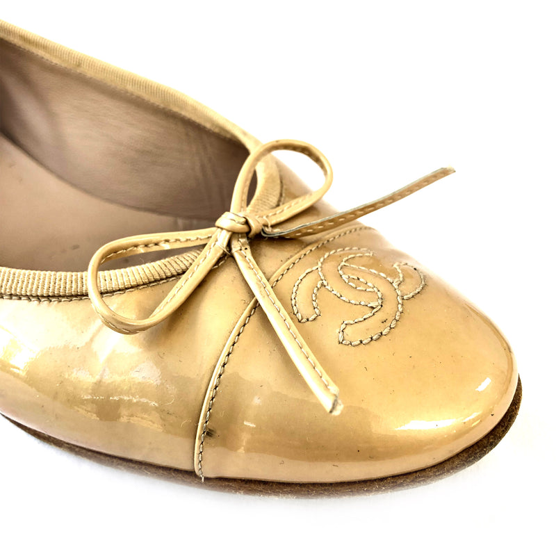 CHANEL gold patent leather flat