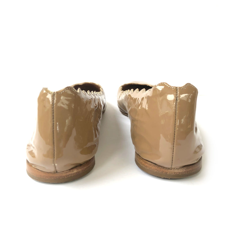 CHLOÉ beige patent leather flats