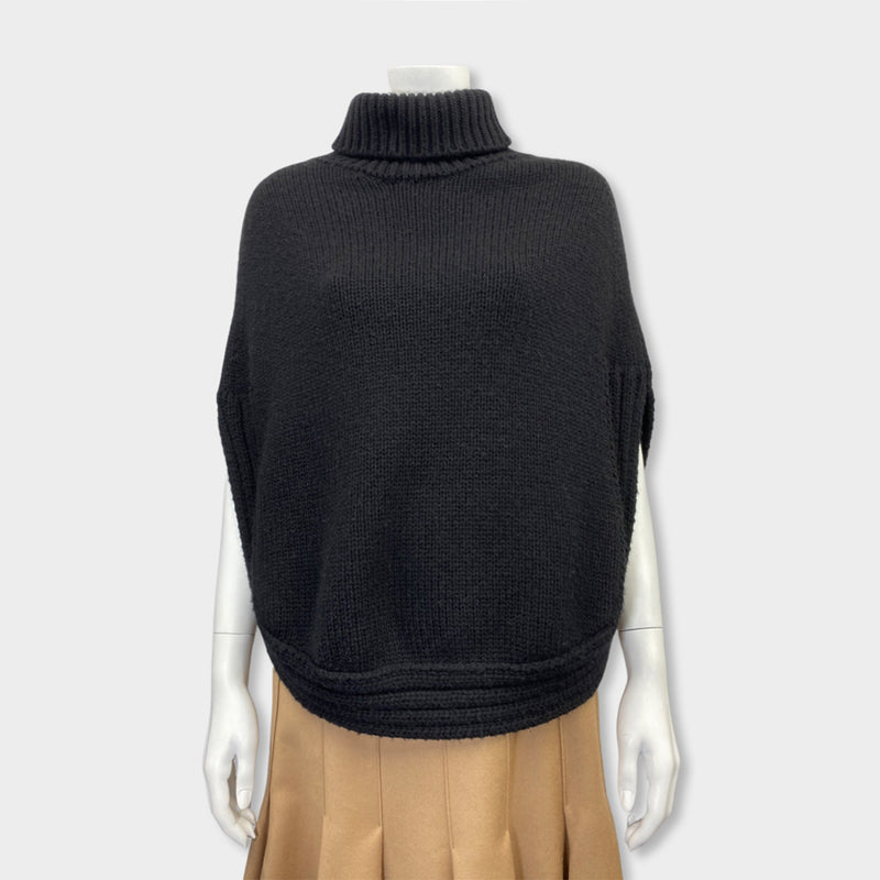 pre-loved GUCCI black woolen poncho | Size S