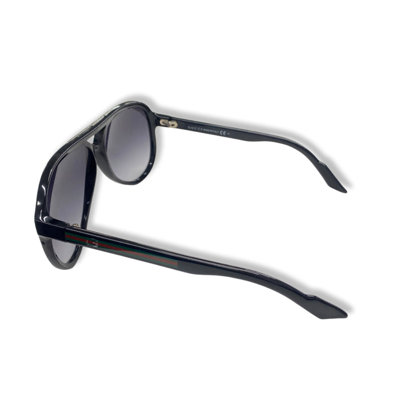 pre-loved GUCCI black Navigator frame sunglasses