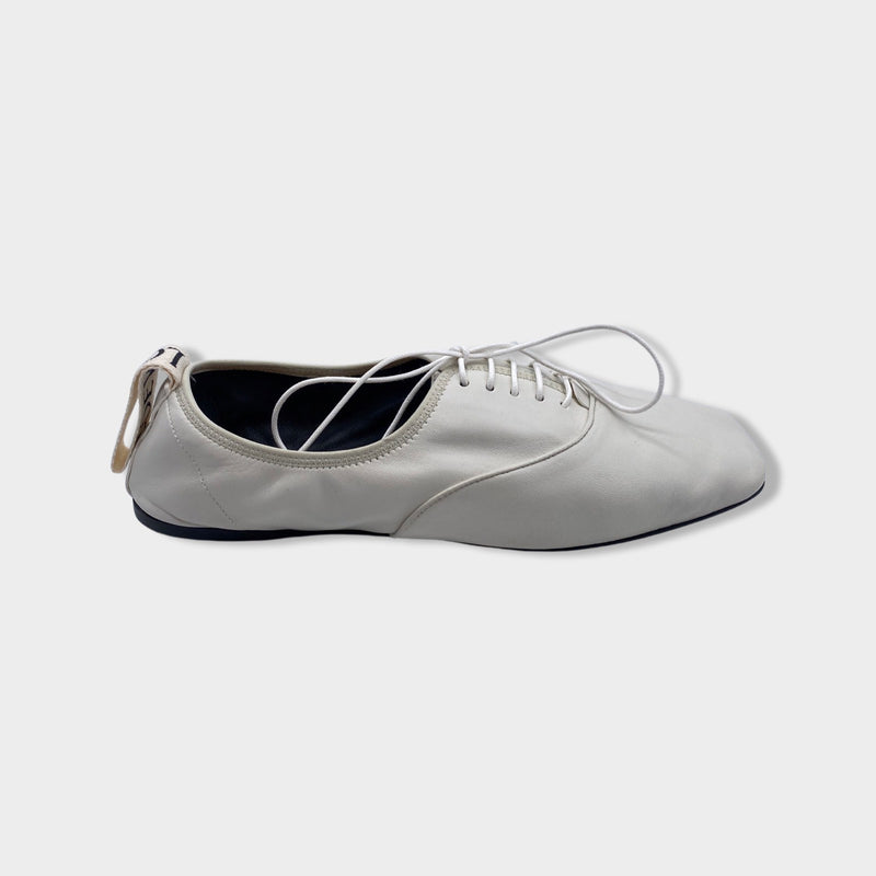 pre-owned LOEWE ecru leather lace-up flats | Size EU39 UK6
