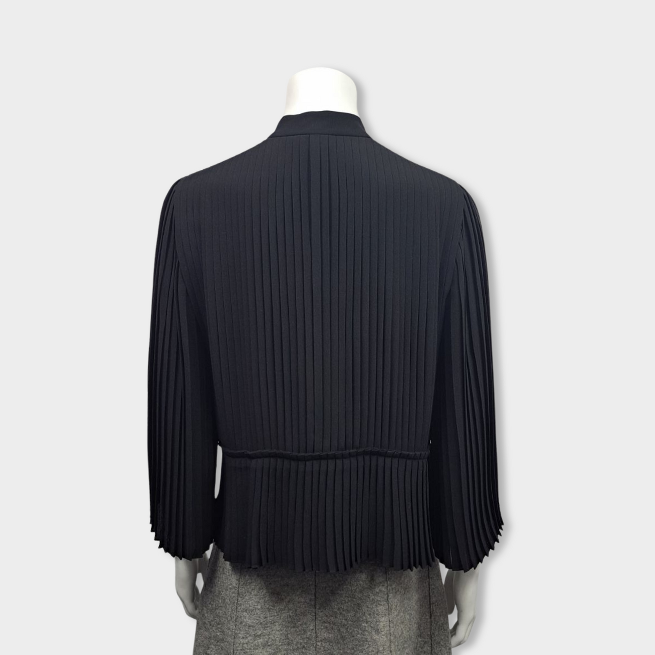 LOUIS VUITTON black silk pleated blouse – Loop Generation