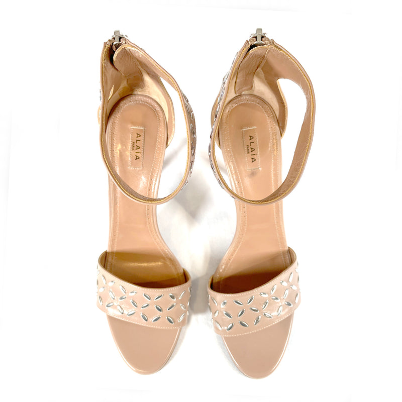 ALAÏA beige studded heels 