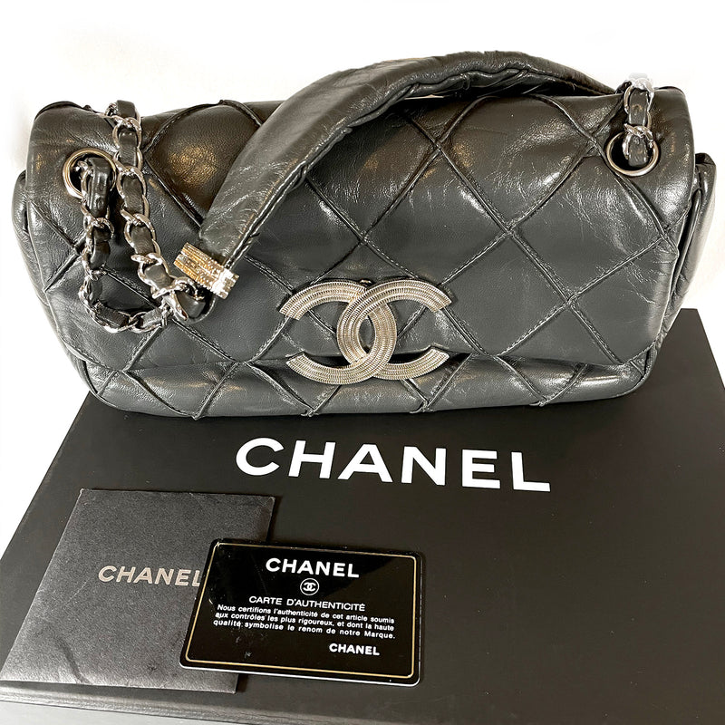 Chanel anthracite leather handbag  loop generation