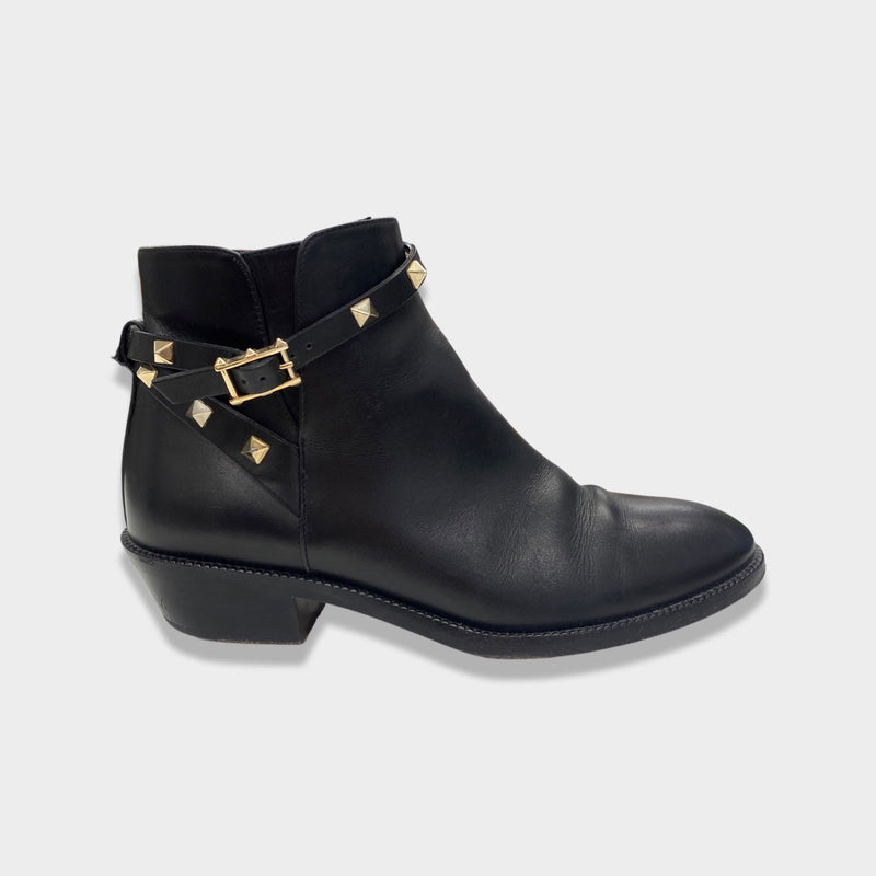 pre-owned VALENTINO Rockstud black leather boots 